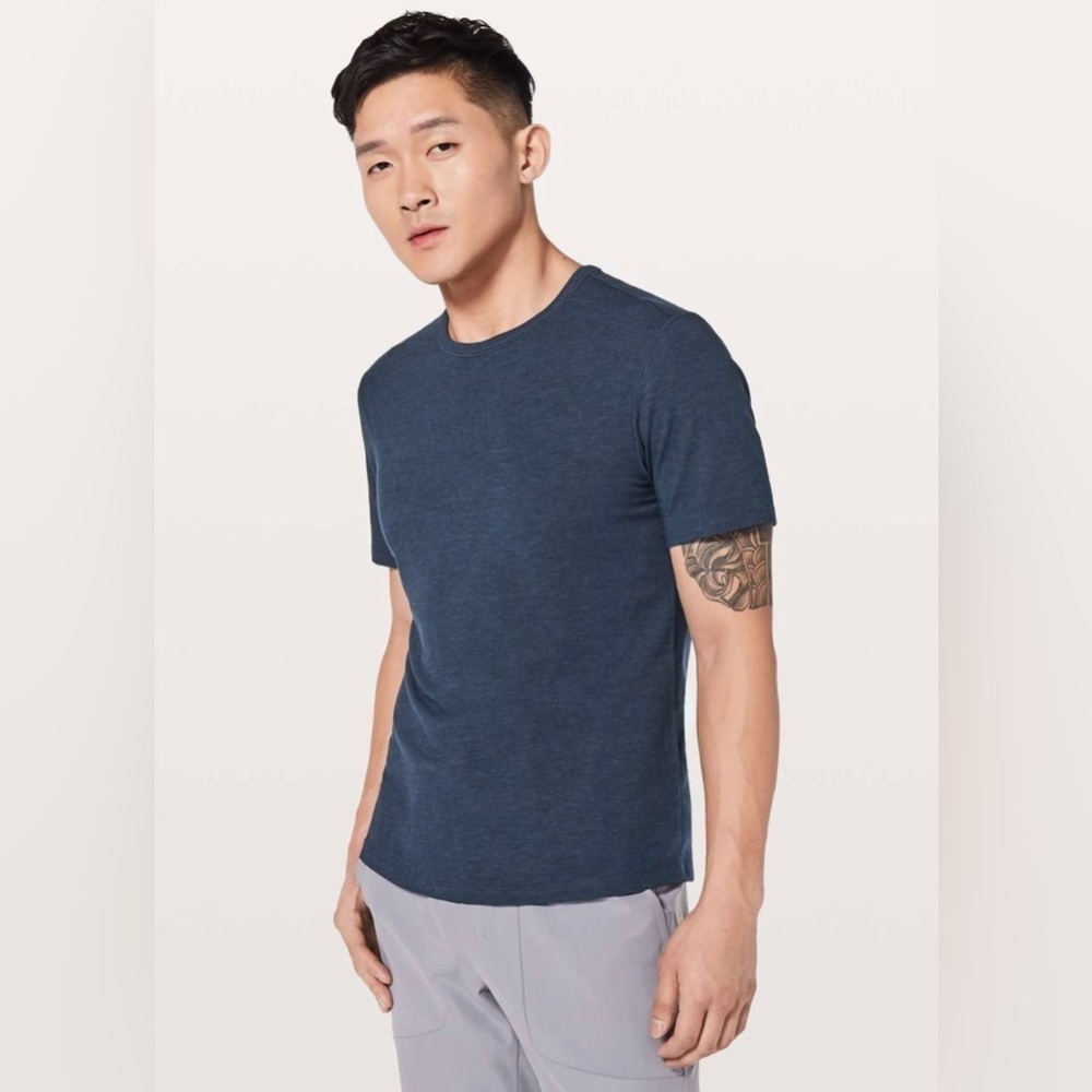 Lululemon Men's 5 Year Basic Tee Heathered Nautical Navy M Gym Workout Athletic